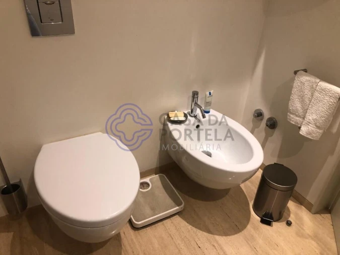 Moradia T4 para Venda em Lordelo do Ouro e Massarelos Foto 11