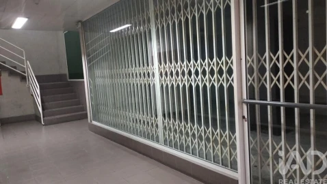 Loja para Venda em Gondomar (São Cosme), Valbom e Jovim