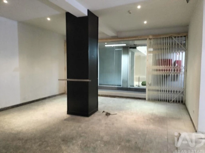 Loja para Venda em Gondomar (São Cosme), Valbom e Jovim