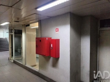 Loja para Venda em Gondomar (São Cosme), Valbom e Jovim