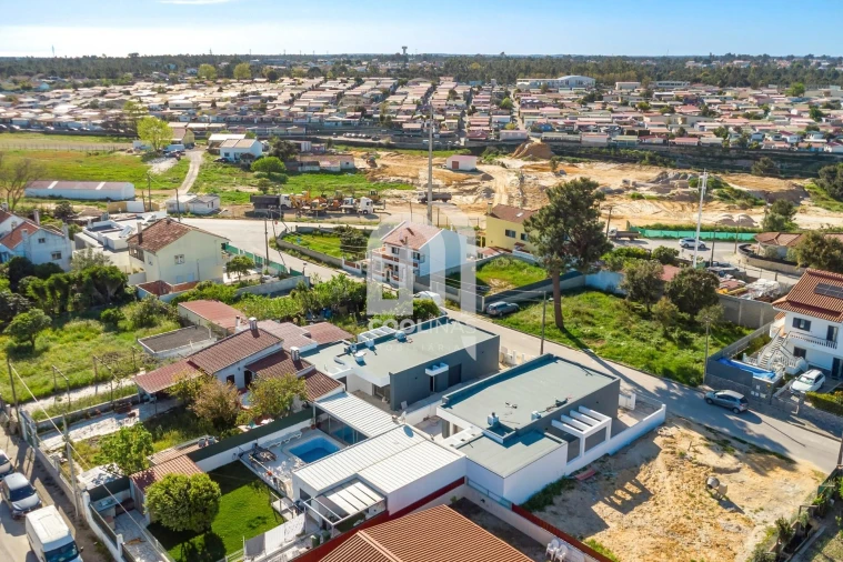 Moradia T3 para Venda em Fernao Ferro Foto 33