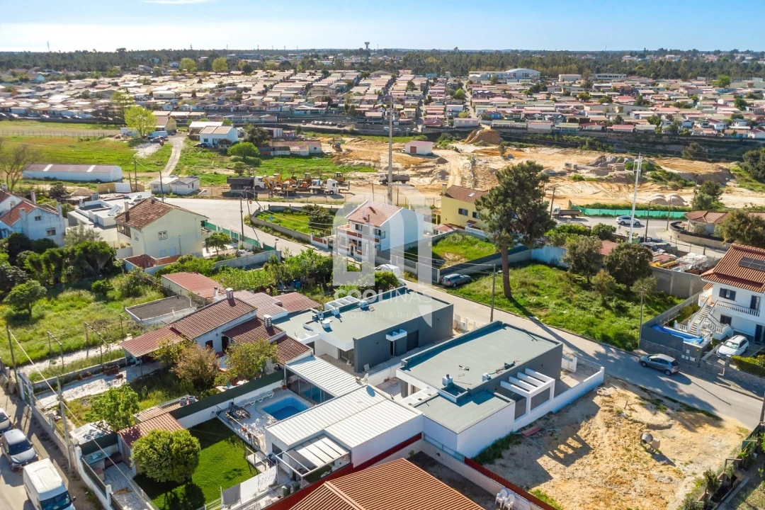 Moradia T3 para Venda em Fernao Ferro Foto 33