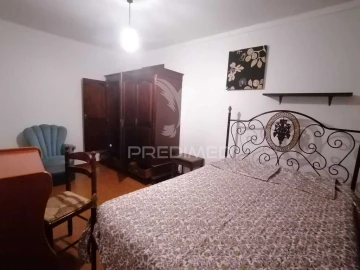 Moradia T3 para Venda em Ribeira de Nisa e Carreiras