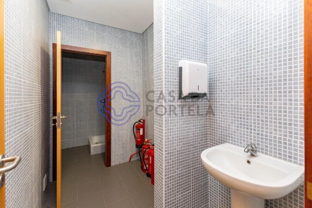 Armazém para Venda em Ermesinde Foto 13