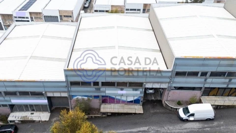 Armazém para Venda em Ermesinde