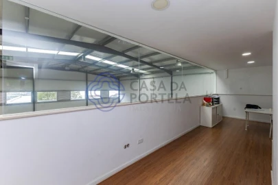 Armazém para Venda em Ermesinde