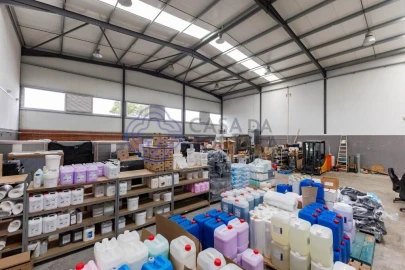Armazém para Venda em Ermesinde