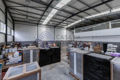 Armazém para Venda em Ermesinde