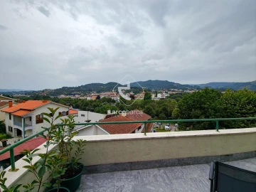 Apartamento T3 para Venda em Arcos de Valdevez (São Paio) e Giela