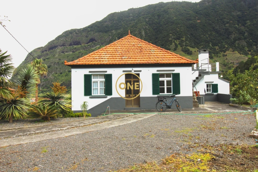 Moradia T4 para Venda em São Vicente Foto 1