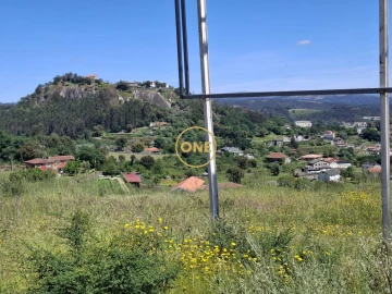 Moradia T3 para Venda em Lanhoso