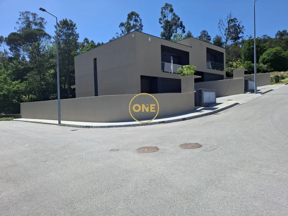 Moradia T3 para Venda em Lanhoso Foto 15