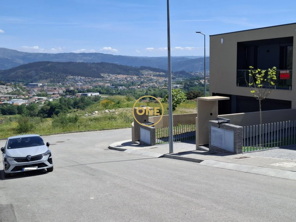 Moradia T3 para Venda em Lanhoso Foto 11