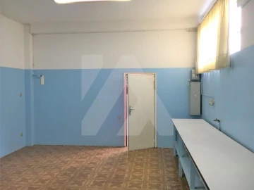 Armazém para Arrendamento em Vila de Cucujães