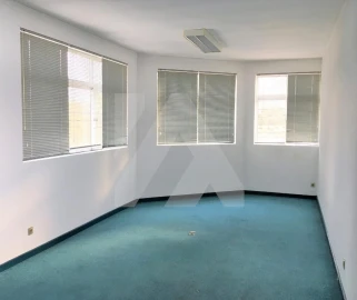 Armazém para Arrendamento em Vila de Cucujães