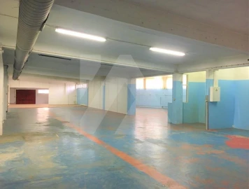 Armazém para Arrendamento em Vila de Cucujães