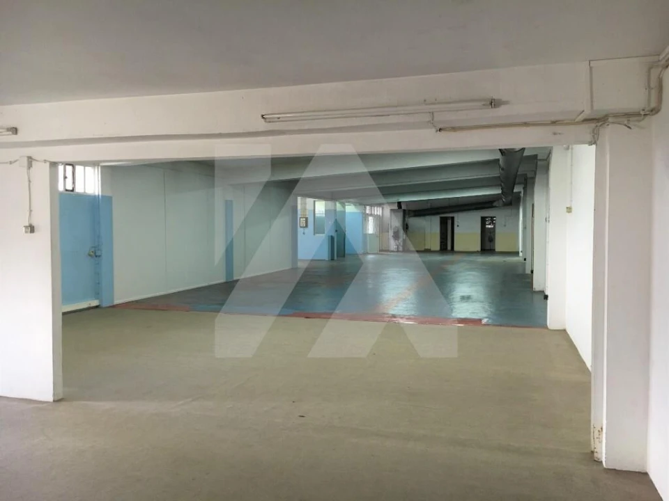 Armazém para Arrendamento em Vila de Cucujães Foto 9