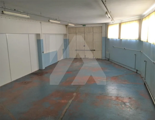 Armazém para Arrendamento em Vila de Cucujães Foto 6