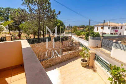 Moradia T3 para Venda em Albufeira e Olhos de Água