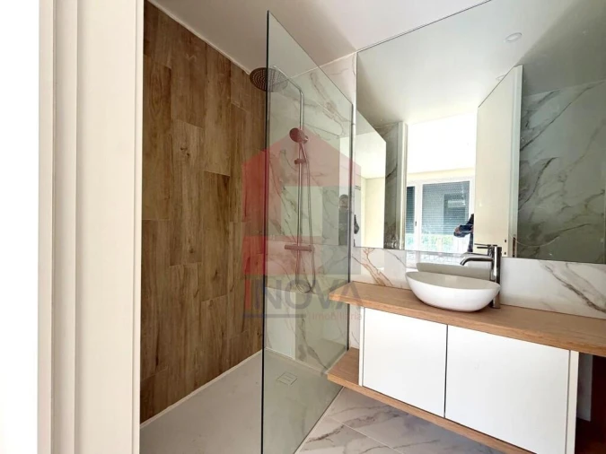 Moradia T4 para Venda em Palmeira Foto 17