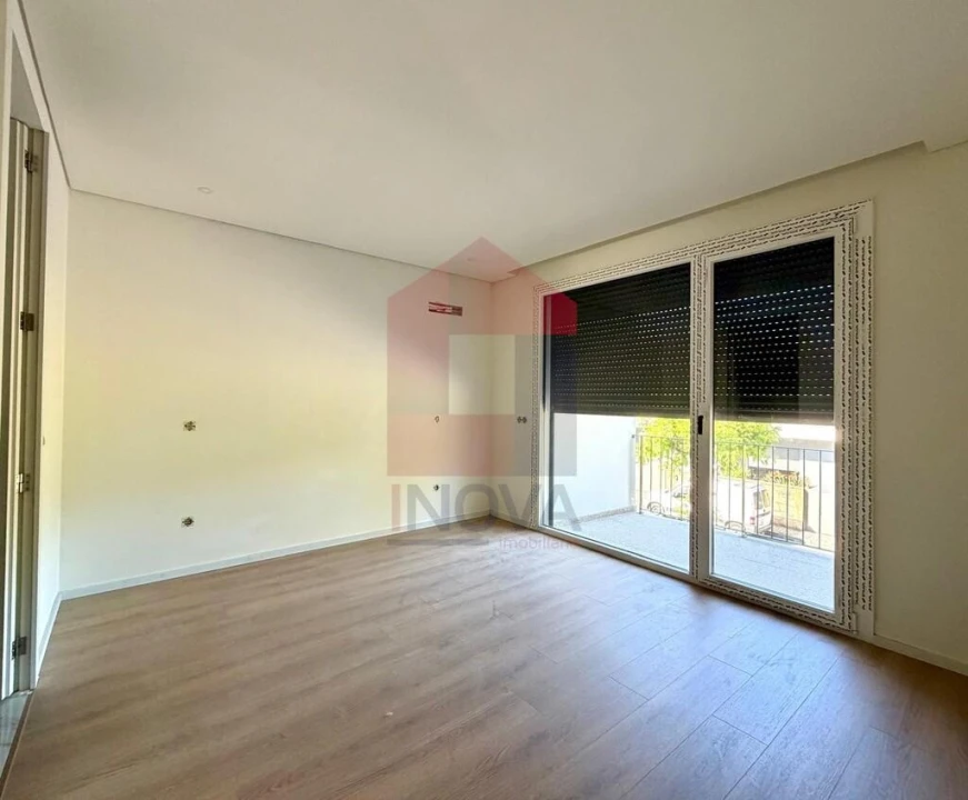 Moradia T4 para Venda em Palmeira Foto 12