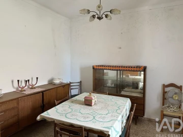 Moradia T4 para Venda em Loule (São Sebastião)