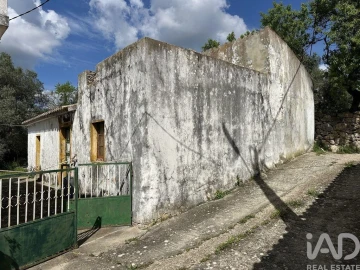 Moradia T4 para Venda em Loule (São Sebastião)