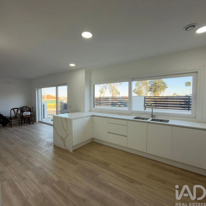 Moradia T3 para Arrendamento em Rio de Mouro Foto 6