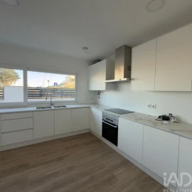 Moradia T3 para Arrendamento em Rio de Mouro