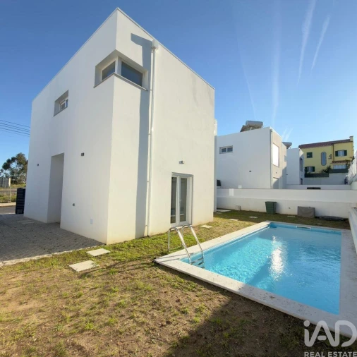 Moradia T3 para Arrendamento em Rio de Mouro Foto 27