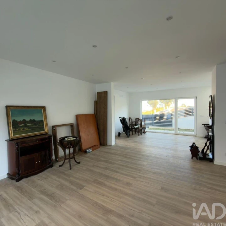 Moradia T3 para Arrendamento em Rio de Mouro Foto 7