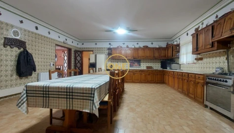 Moradia T7 para Venda em Vila de Punhe