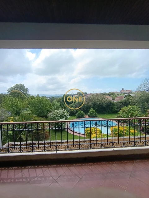 Moradia T8 para Venda em Vila de Punhe