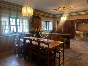 Moradia T7 para Venda em Vila de Punhe