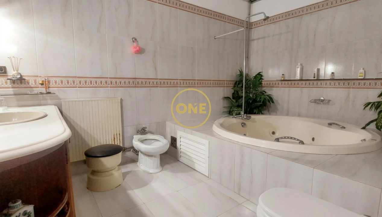 Moradia T7 para Venda em Vila de Punhe Foto 16