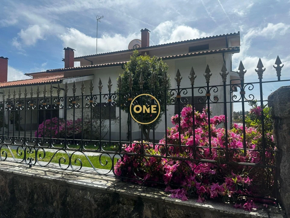 Moradia T7 para Venda em Vila de Punhe Foto 23