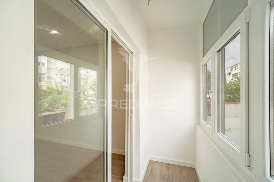 Apartamento T2 para Venda em Corroios Foto 19