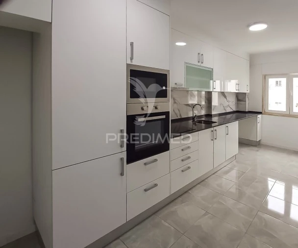 Apartamento T2 para Venda em Corroios Foto 17
