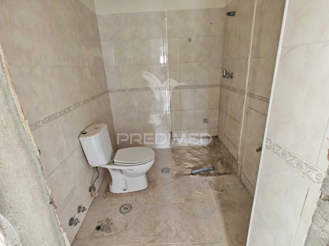 Apartamento T2 para Venda em Corroios Foto 19