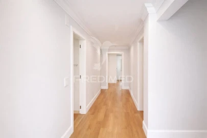 Moradia T7 para Venda em Rio de Mouro