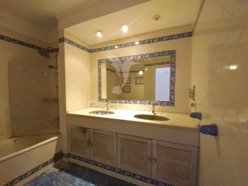 Moradia T7 para Venda em Rio de Mouro