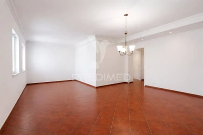 Moradia T7 para Venda em Rio de Mouro