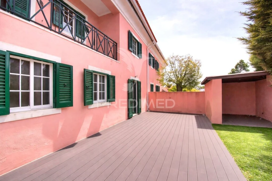 Moradia T7 para Venda em Rio de Mouro Foto 1