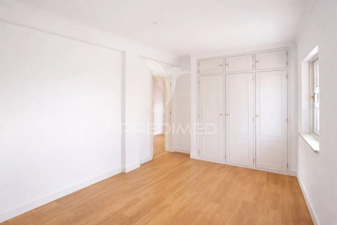 Moradia T7 para Venda em Rio de Mouro Foto 5