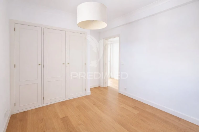 Moradia T7 para Venda em Rio de Mouro Foto 4