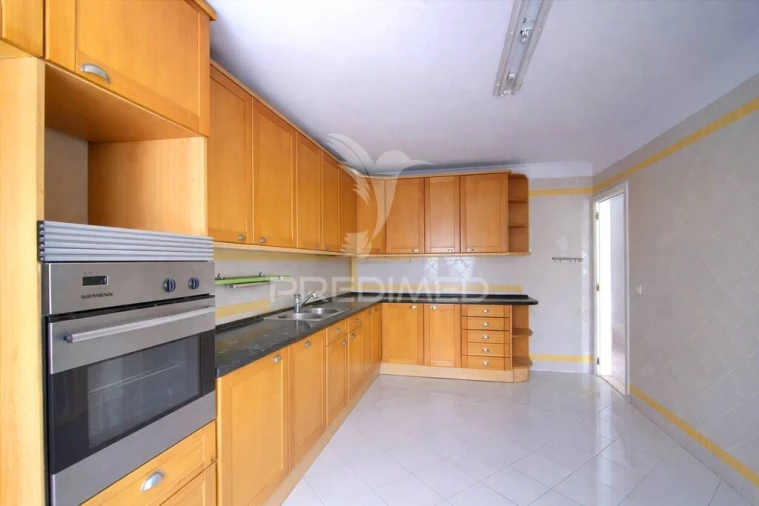 Moradia T7 para Venda em Rio de Mouro Foto 7