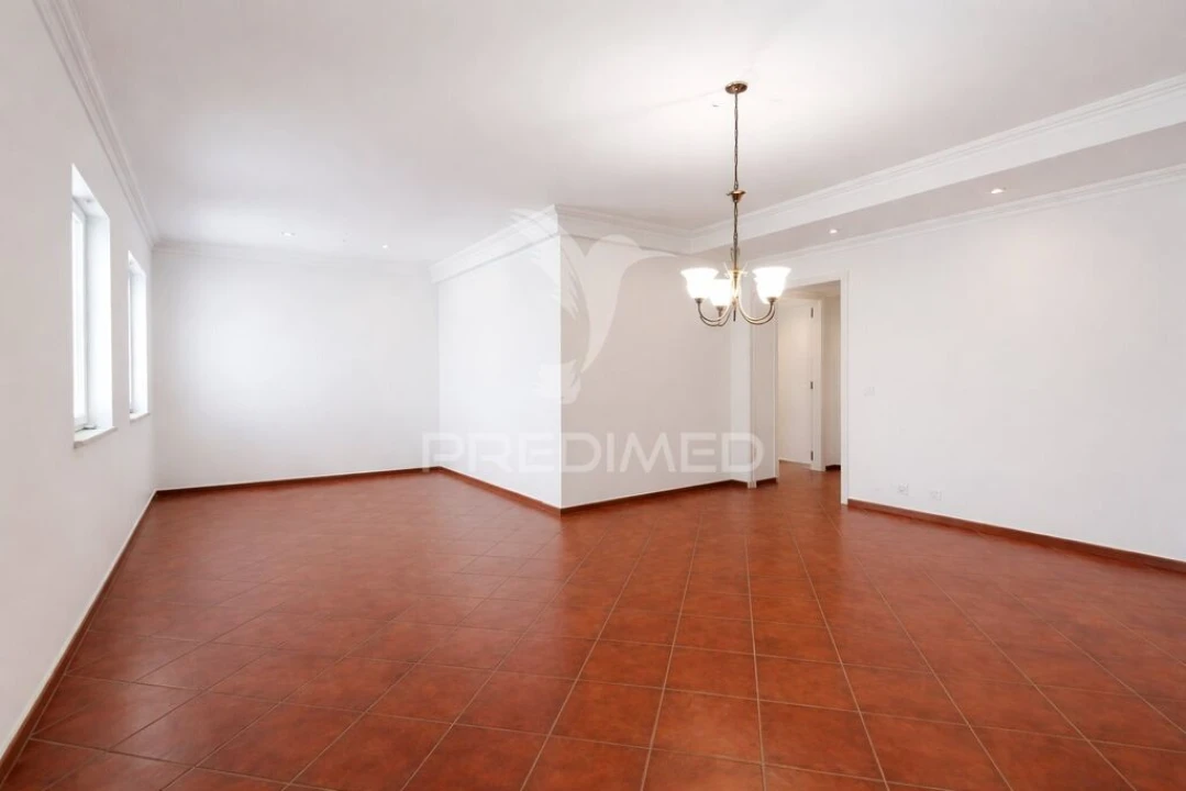 Moradia T7 para Venda em Rio de Mouro Foto 10