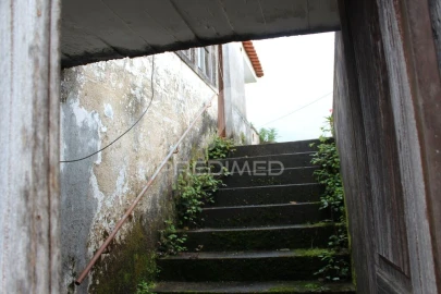 Moradia T4 para Venda em Pussos São Pedro