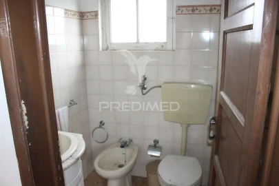 Moradia T4 para Venda em Pussos São Pedro