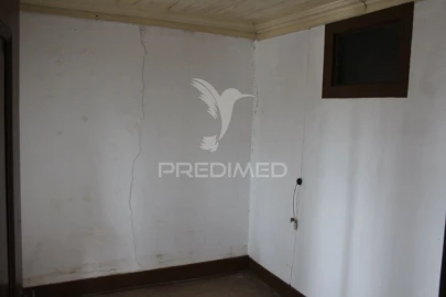 Moradia T4 para Venda em Pussos São Pedro